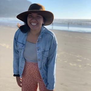 Meet your Posher, April